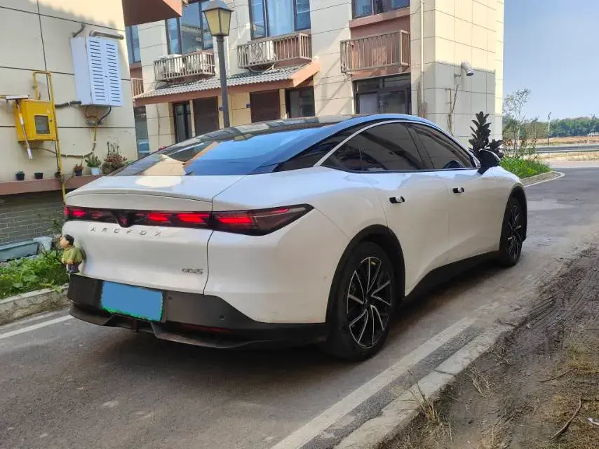 2024 ARCFOX ΑS5 thumbnail 4