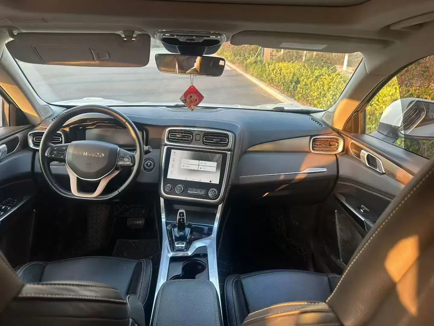 2018 LYNK&CO 01 thumbnail 3