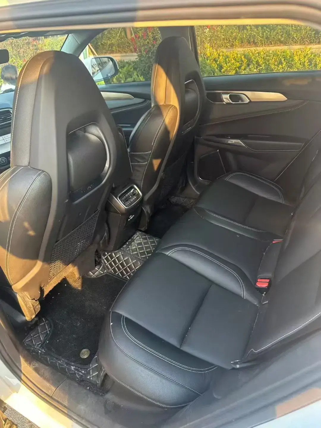 2018 LYNK&CO 01 thumbnail 4