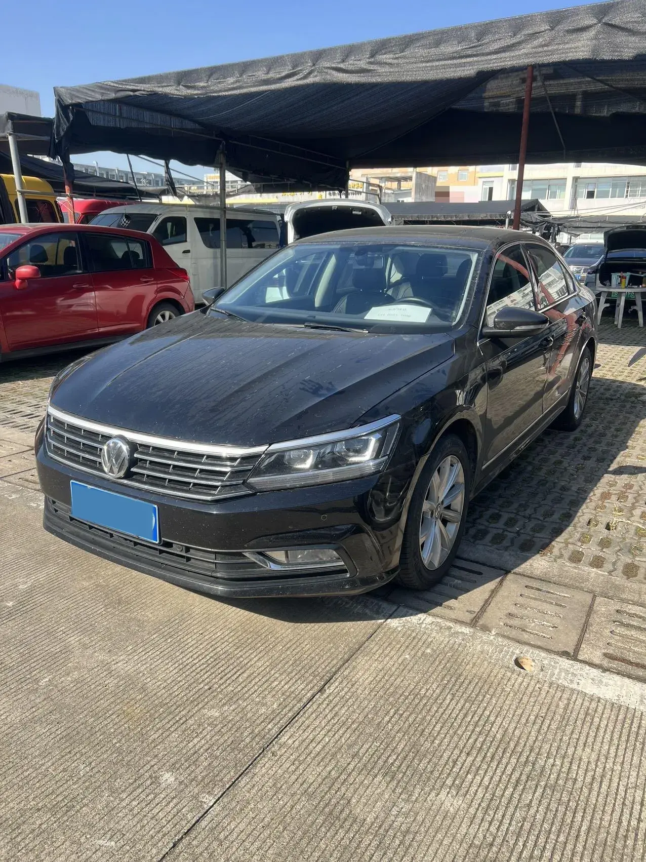 2017 VOLKSWAGEN PASSAT view 1