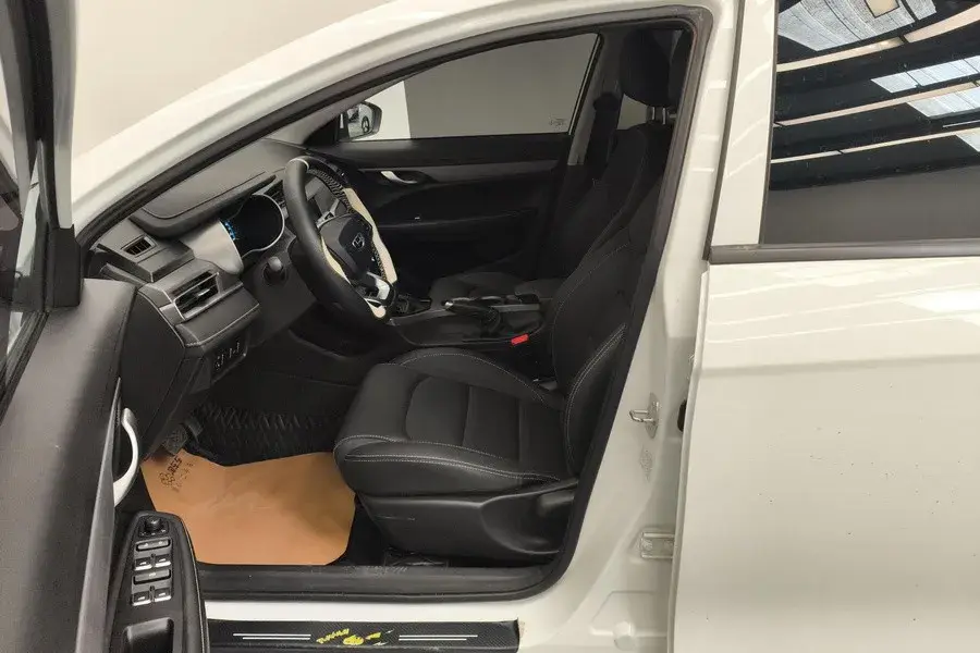 2020 GEELY EMGRAND thumbnail 4