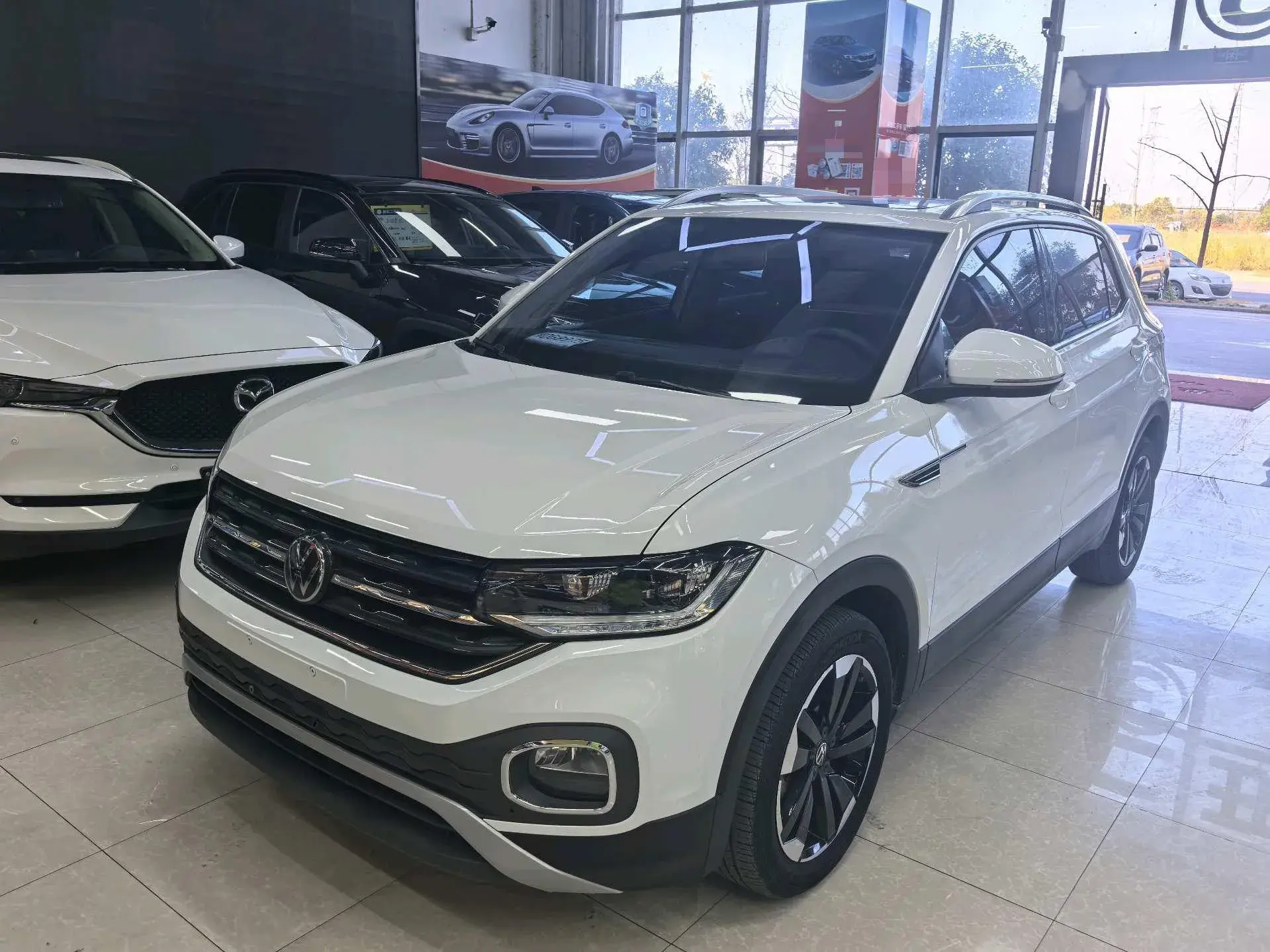 2021 VOLKSWAGEN TACQUA view 1