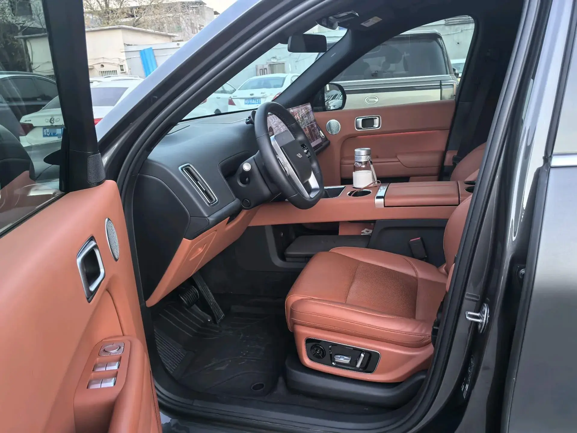 2023 LI L8 thumbnail 4