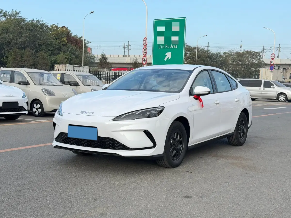 2025 BYD Seal05 DM-i 1.5L 101HP L4 E-CVT PHEV 7.68KWH