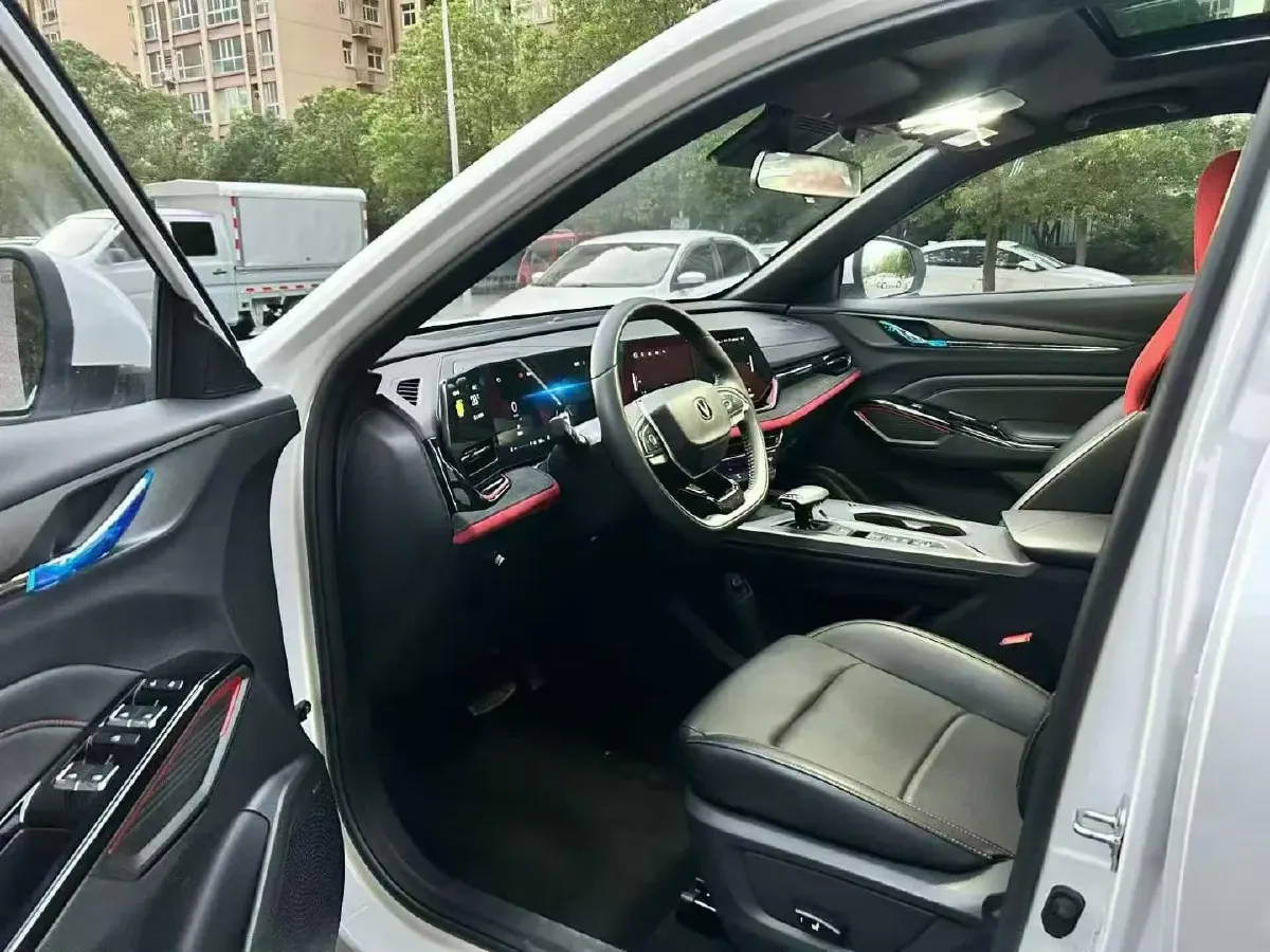 2025 ChangAn X5 PLUS 1.5T 188HP L4 7DCT,autocango,china used car exporter,china ev exporter,chinese used car exporter,chinese used ev exporter