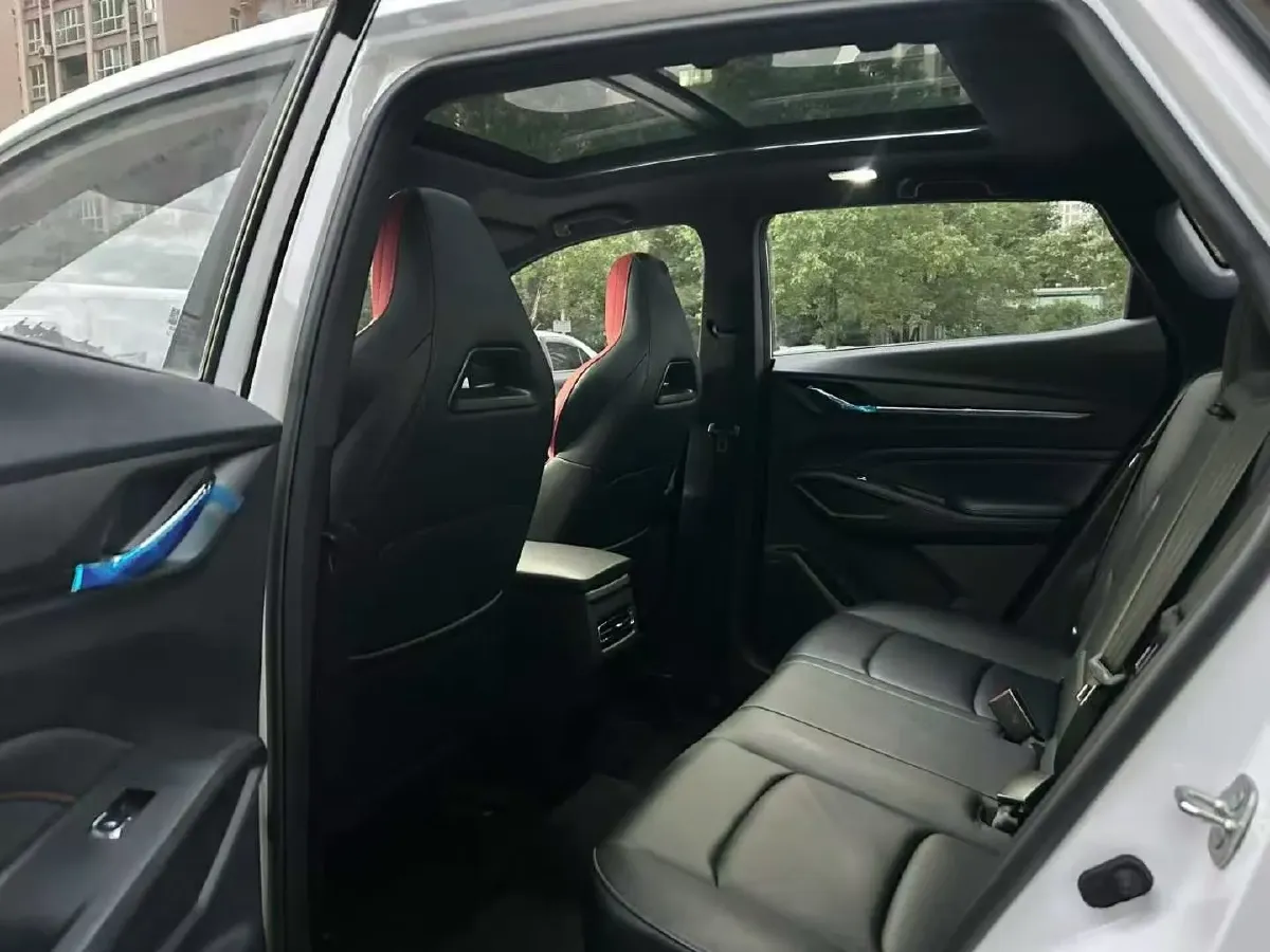 2025 ChangAn X5 PLUS 1.5T 188HP L4 7DCT,autocango,china used car exporter,china ev exporter,chinese used car exporter,chinese used ev exporter