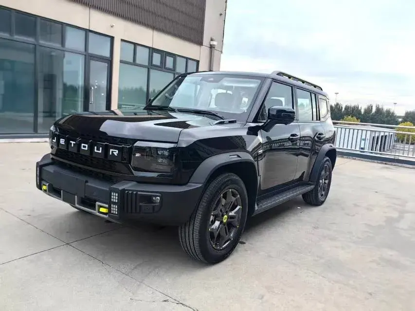 2023 JETOUR T2 view 1