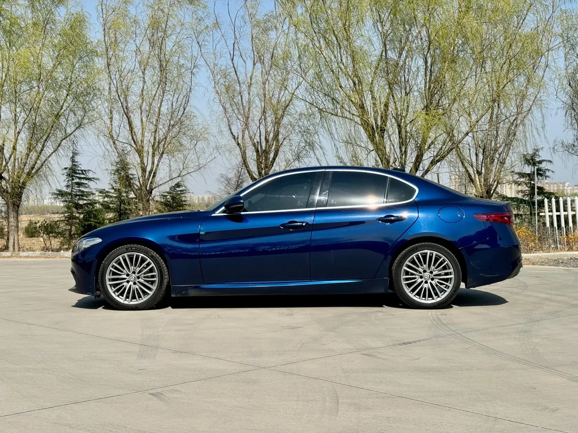 2017 ALFA ROMEO thumbnail 2