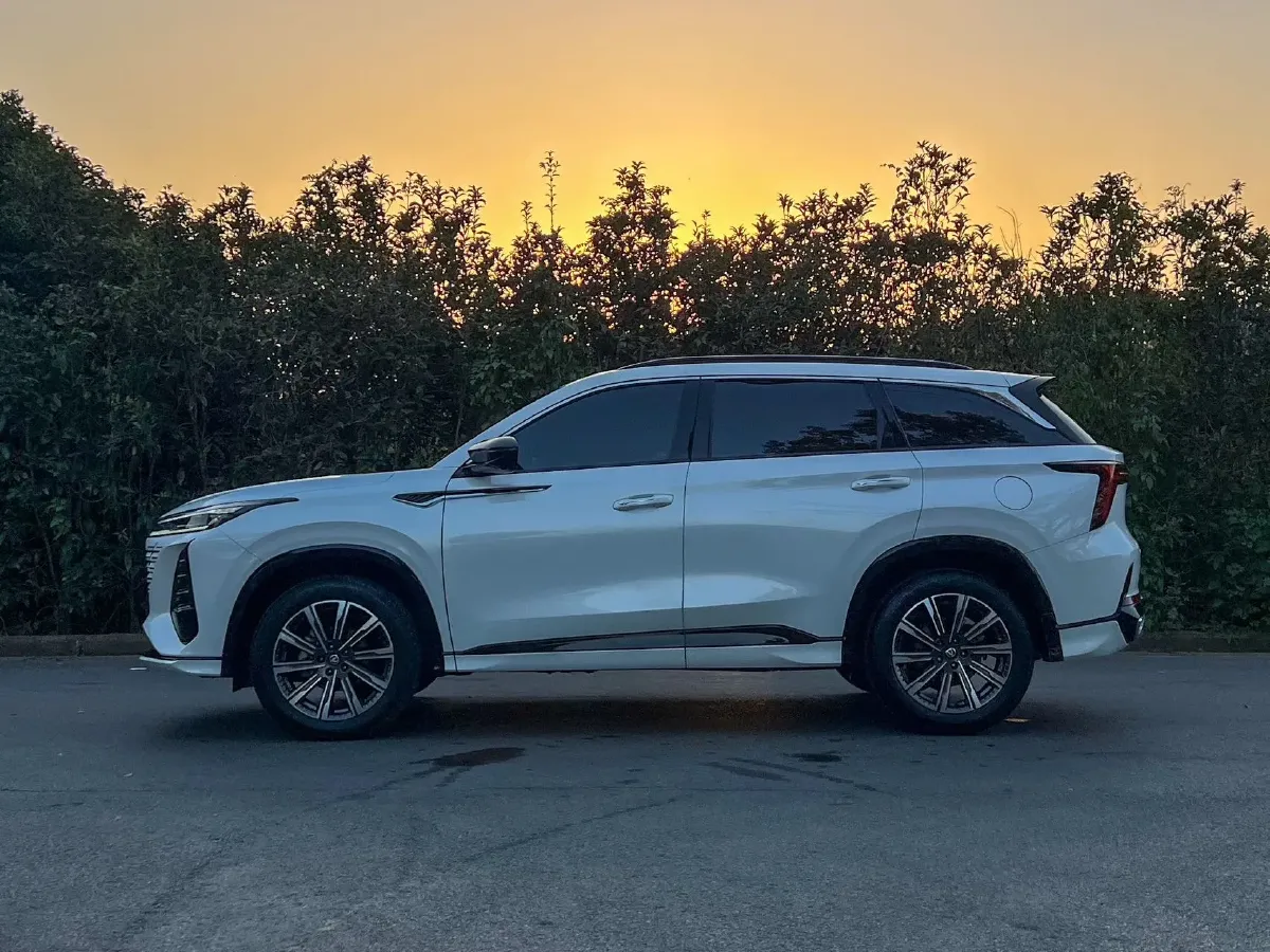 2023 ChangAn CS75 Plus iDD 1.5T 170HP L4 6TCT PHEV 28.39KWH,autocango,china used car exporter,china ev exporter,chinese used car exporter,chinese used ev exporter