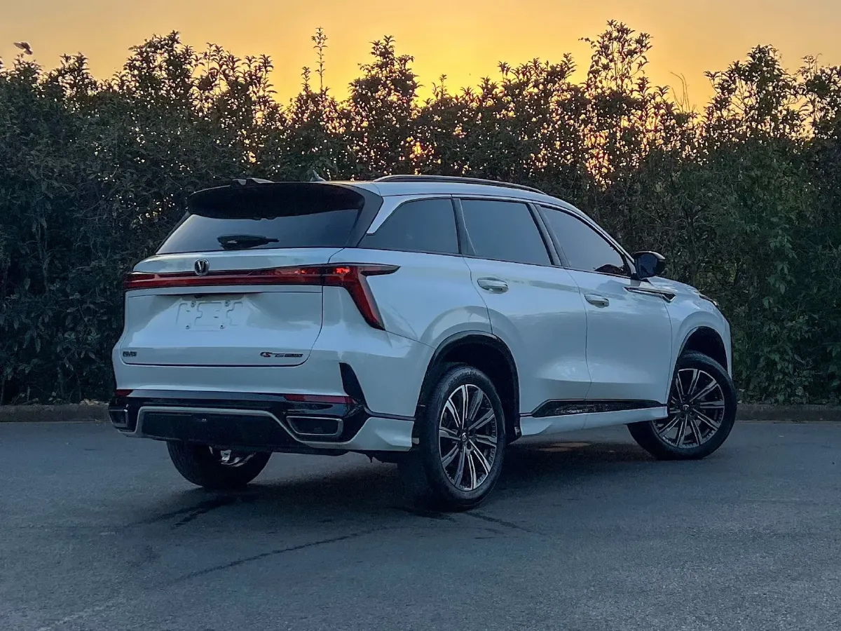 2023 ChangAn CS75 Plus iDD 1.5T 170HP L4 6TCT PHEV 28.39KWH,autocango,china used car exporter,china ev exporter,chinese used car exporter,chinese used ev exporter