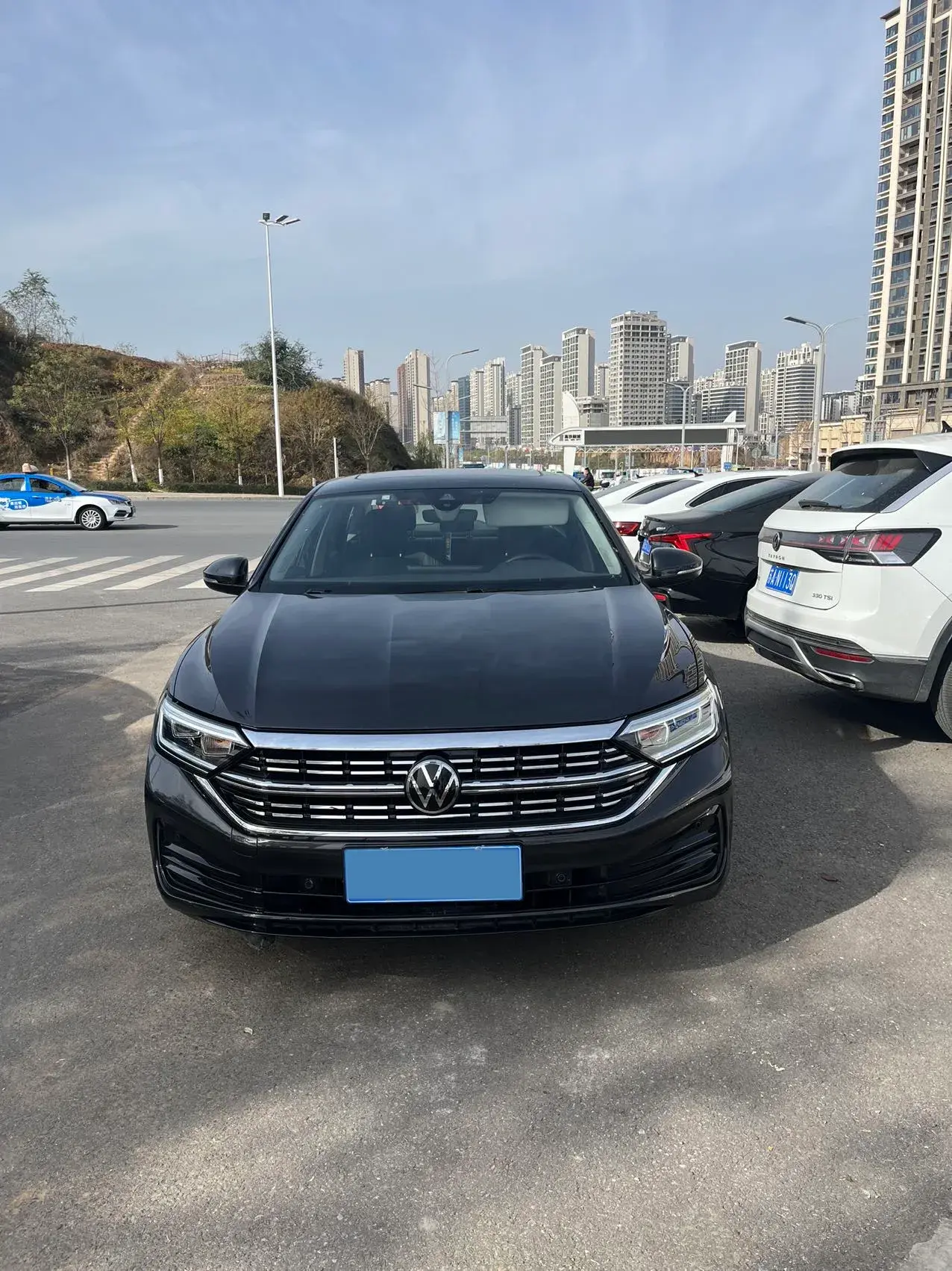 2023 VOLKSWAGEN SAGITAR thumbnail 2