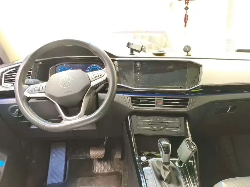 2022 VOLKSWAGEN TAYRON thumbnail 3