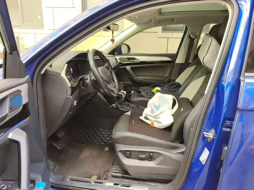 2022 VOLKSWAGEN TAYRON thumbnail 4