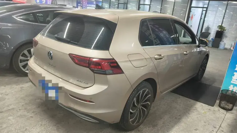 2021 VOLKSWAGEN GOLF thumbnail 3