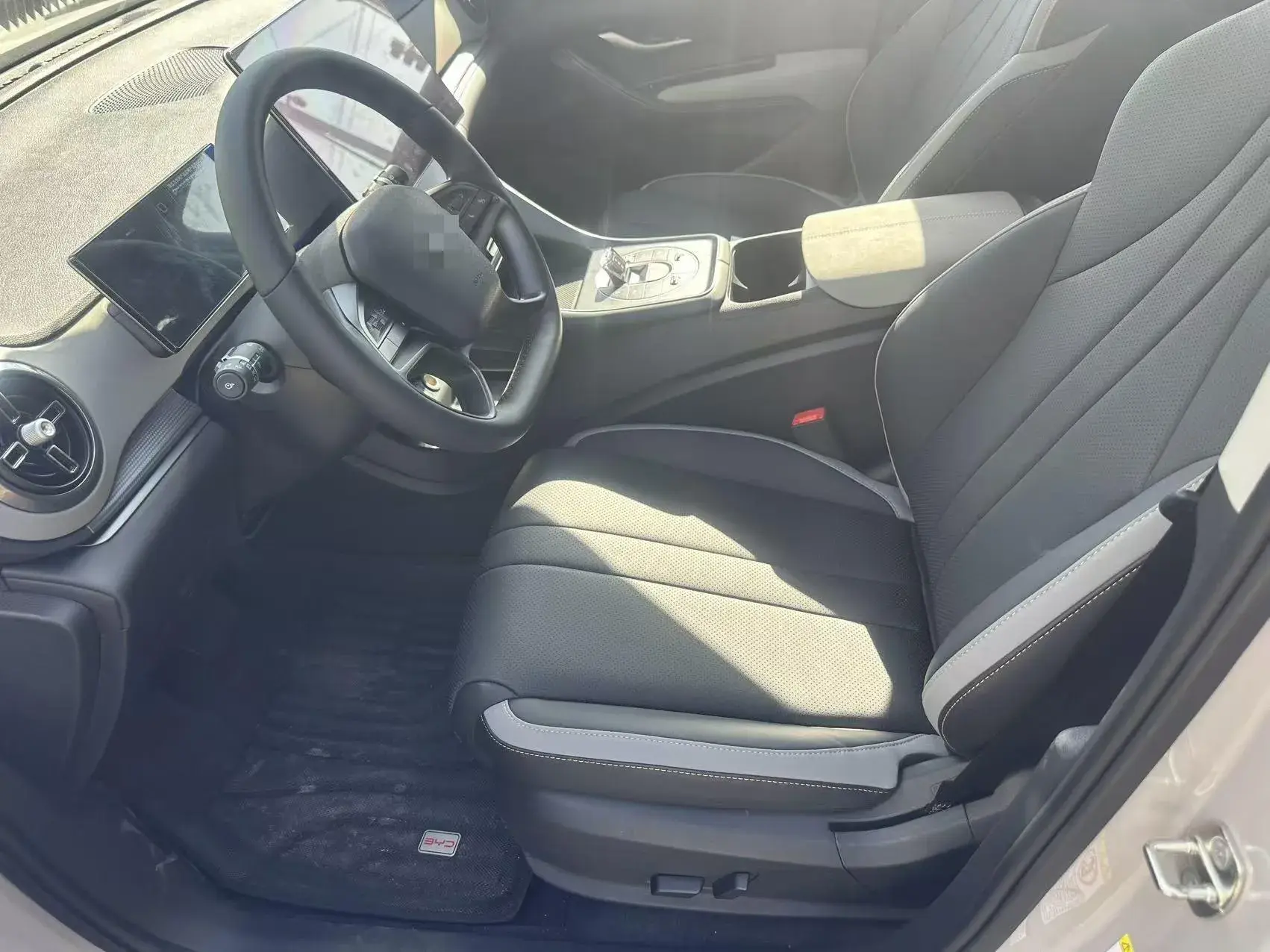 2025 BYD SEA thumbnail 3