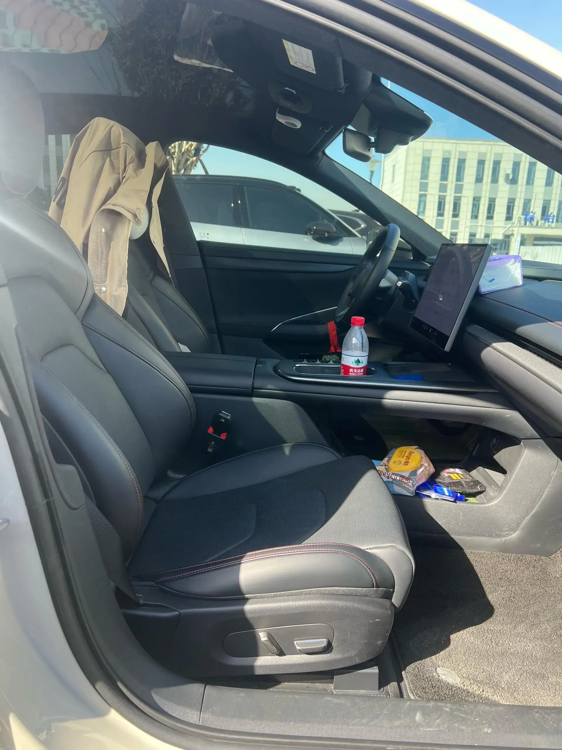 2024 MI SU7 thumbnail 3