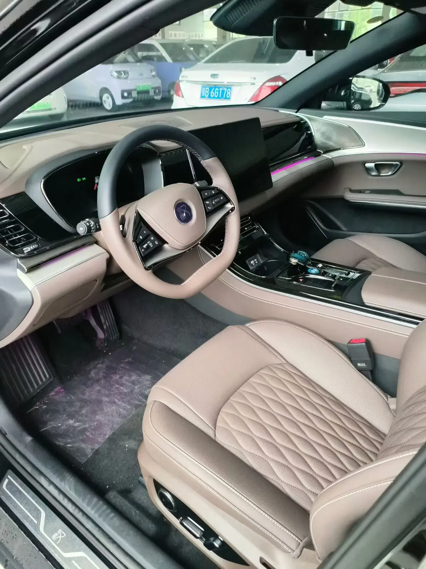 2025 BYD HAN thumbnail 3