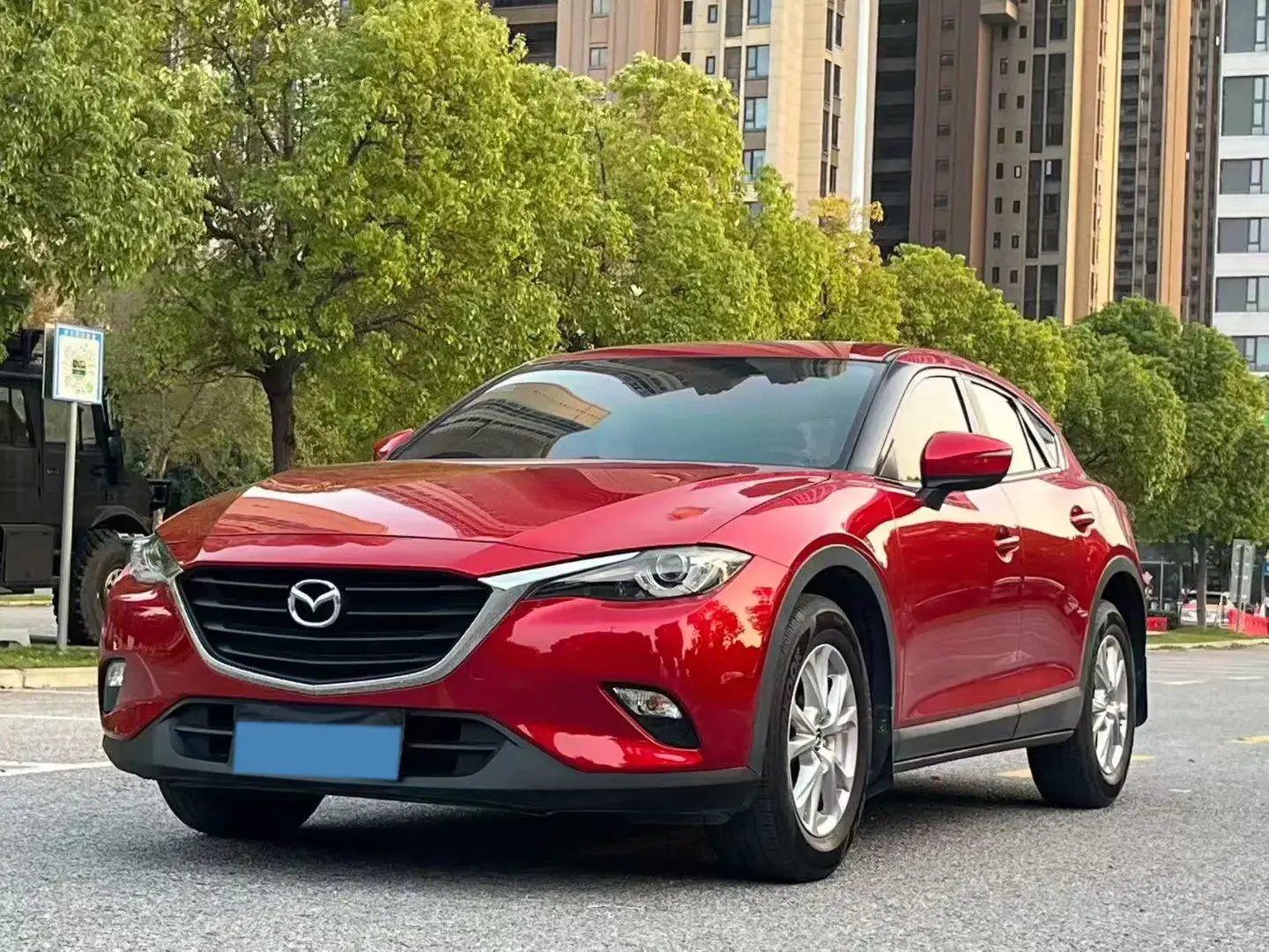 2018 MAZDA CX-4 view 1