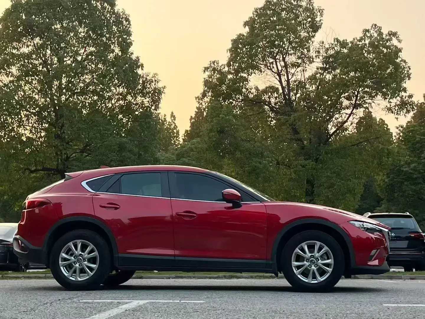 2018 MAZDA CX-4 thumbnail 4
