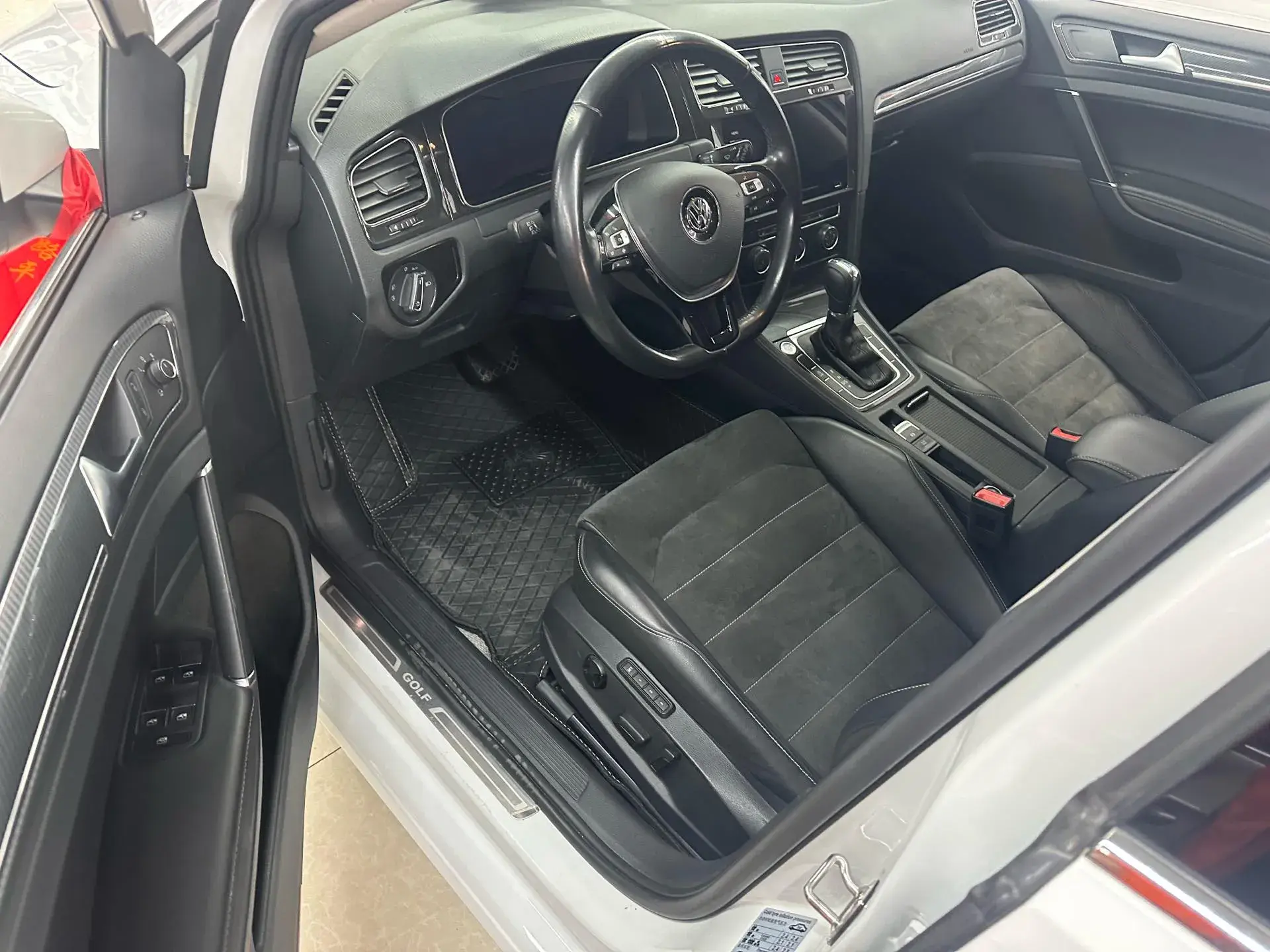 2020 VOLKSWAGEN GOLF thumbnail 2