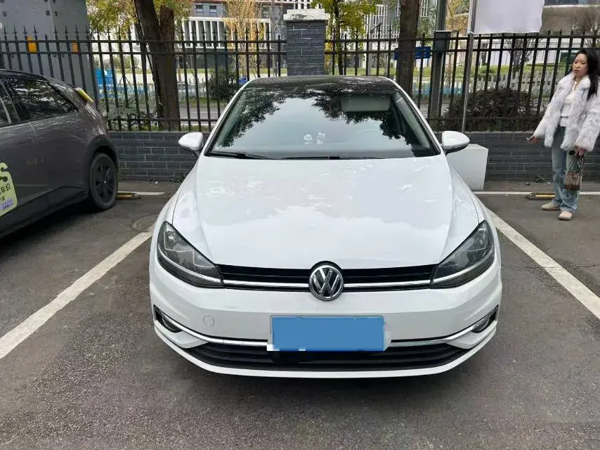 2020 VOLKSWAGEN GOLF thumbnail 2