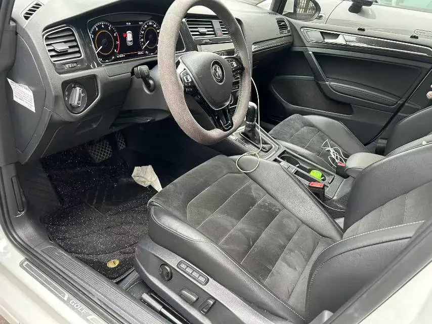 2020 VOLKSWAGEN GOLF thumbnail 3