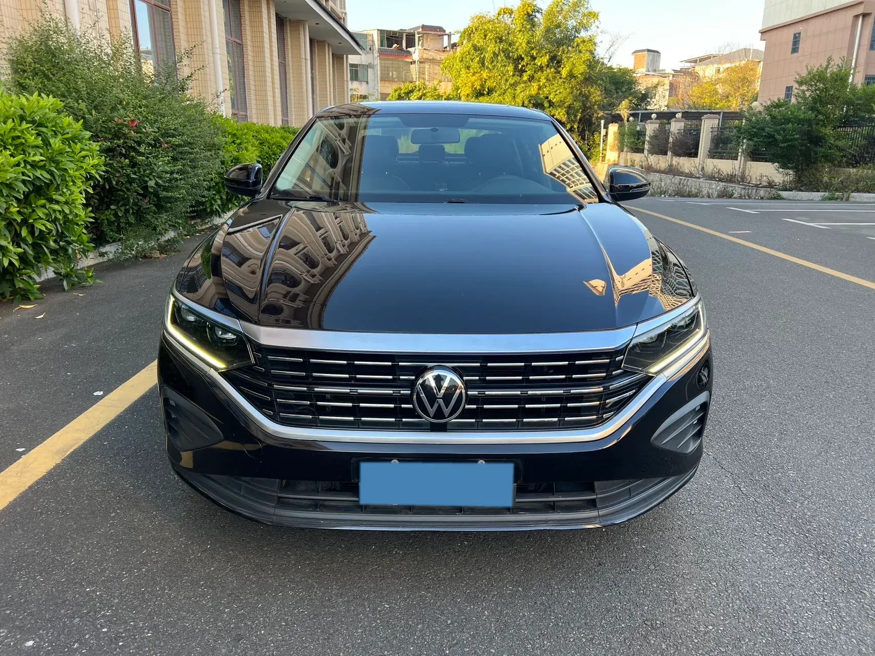 2022 VOLKSWAGEN PASSAT thumbnail 3