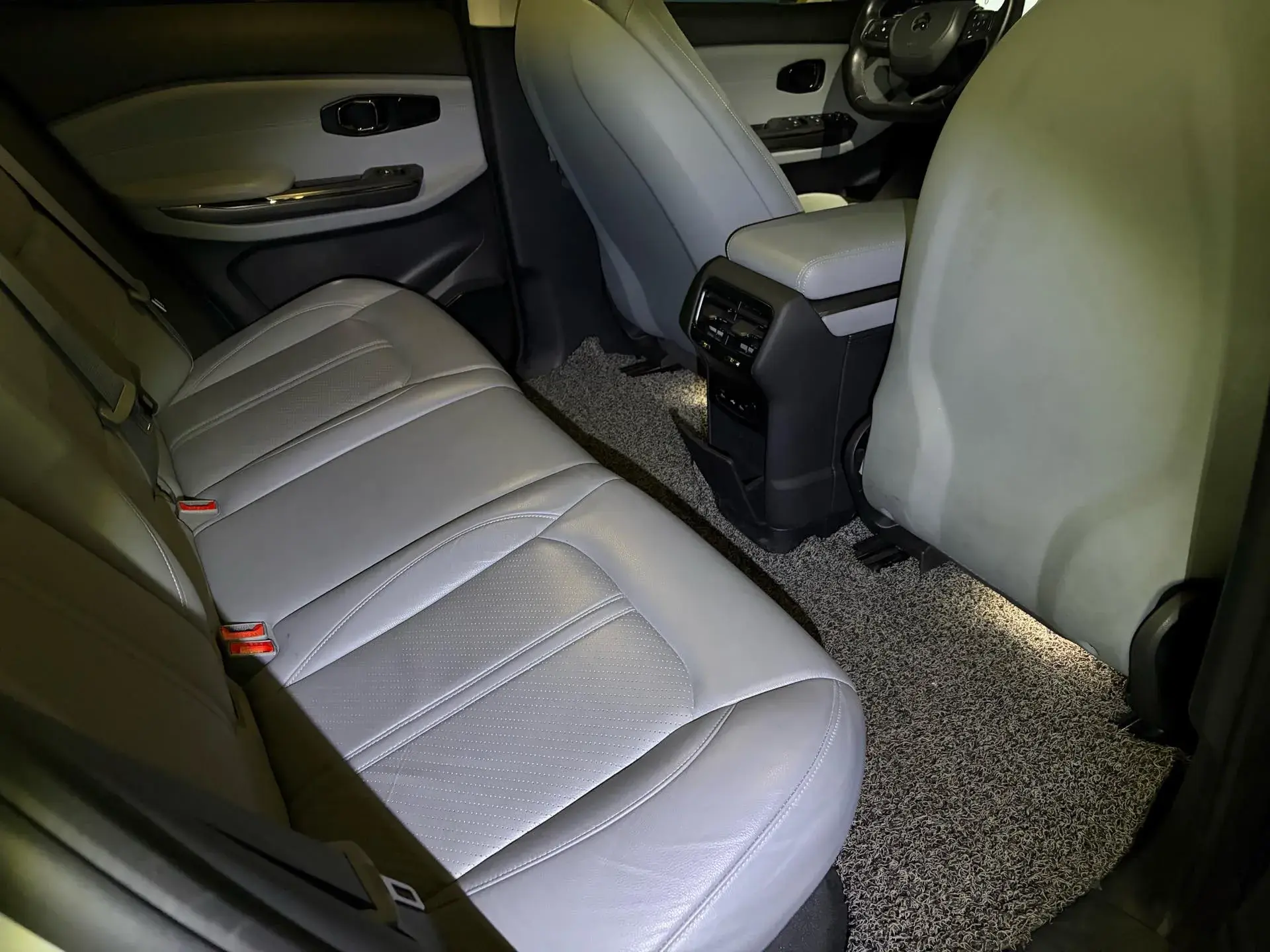 2019 NIO ES6 thumbnail 4