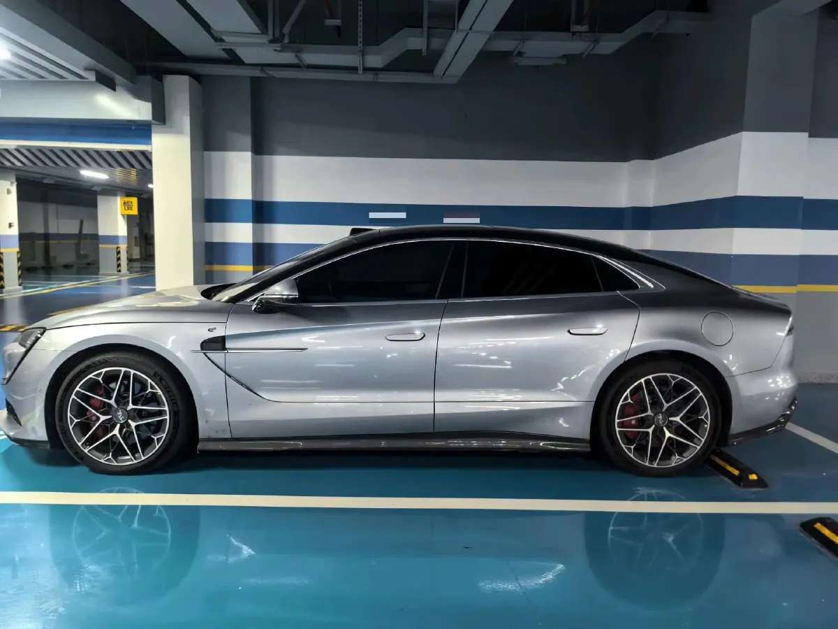 2025 YangWang U7 2.0T 245HP H4 E-CVT PHEV,autocango,china used car exporter,china ev exporter,chinese used car exporter,chinese used ev exporter