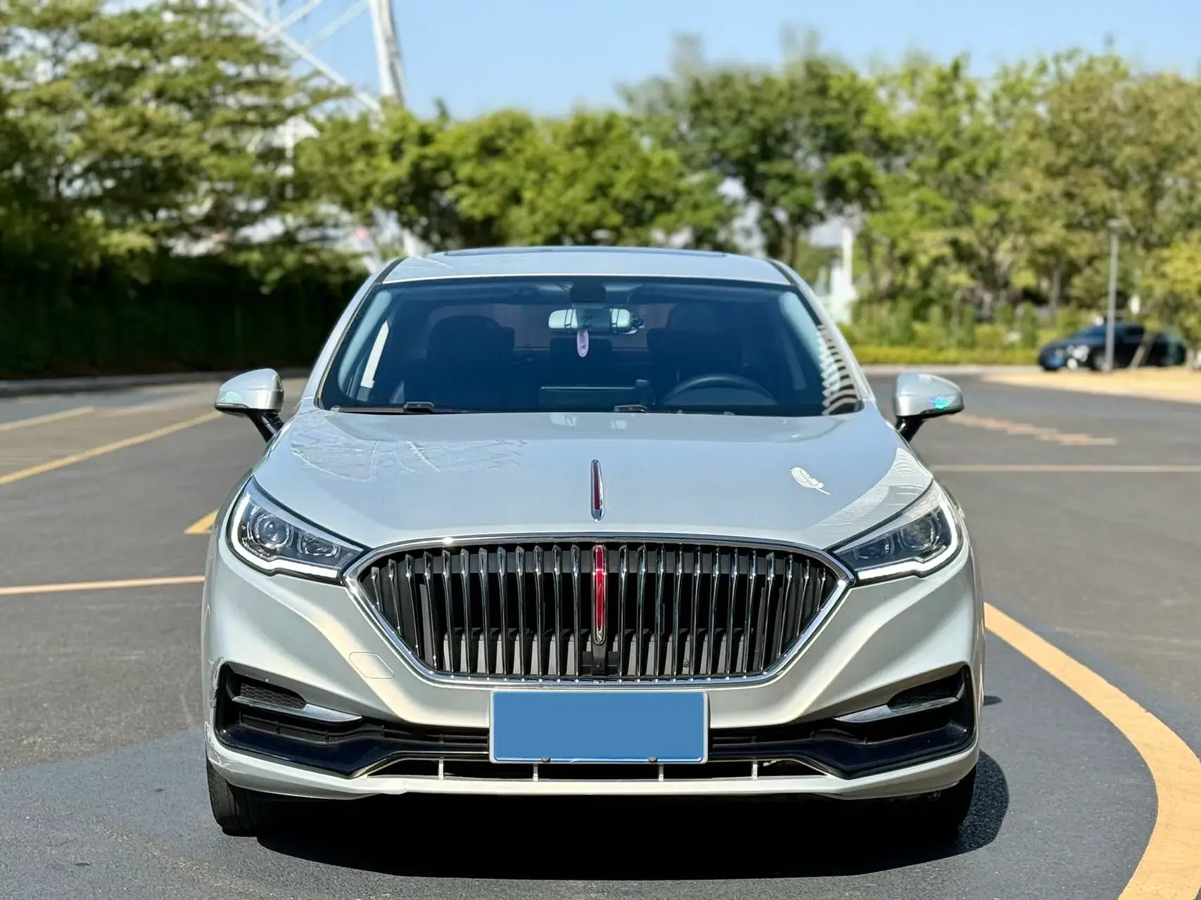 2022 HONGQI H5 thumbnail 2