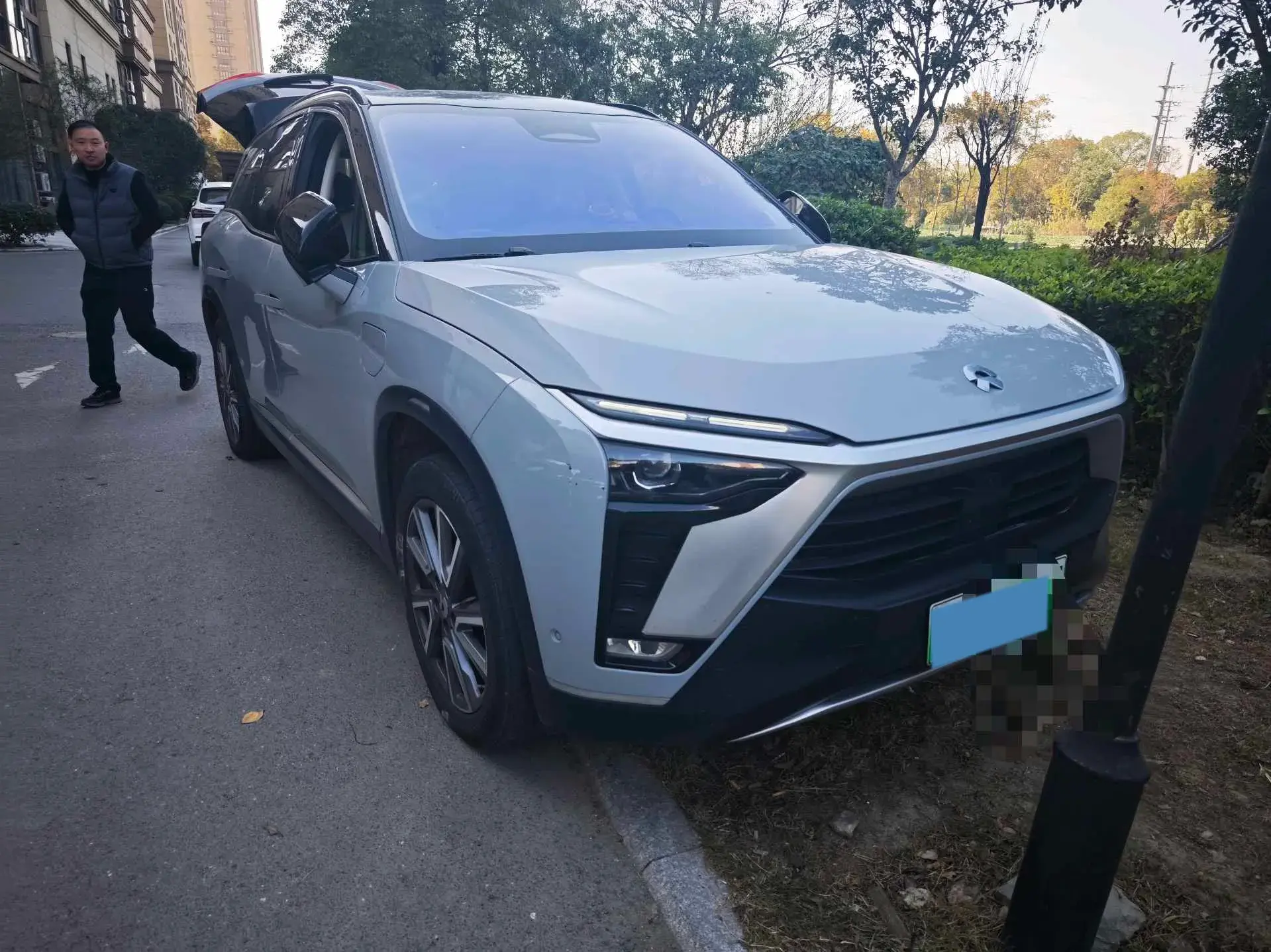 2020 NIO ES8 thumbnail 2