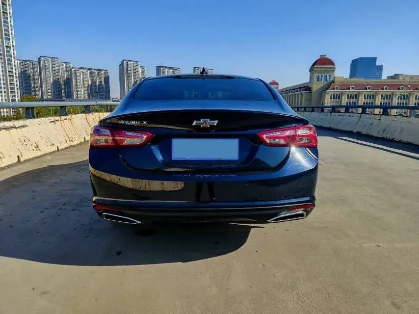 2021 CHEVROLET MALIBU thumbnail 4