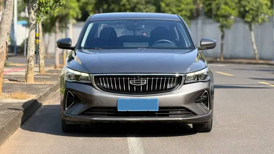 2023 GEELY EMGRAND thumbnail 2
