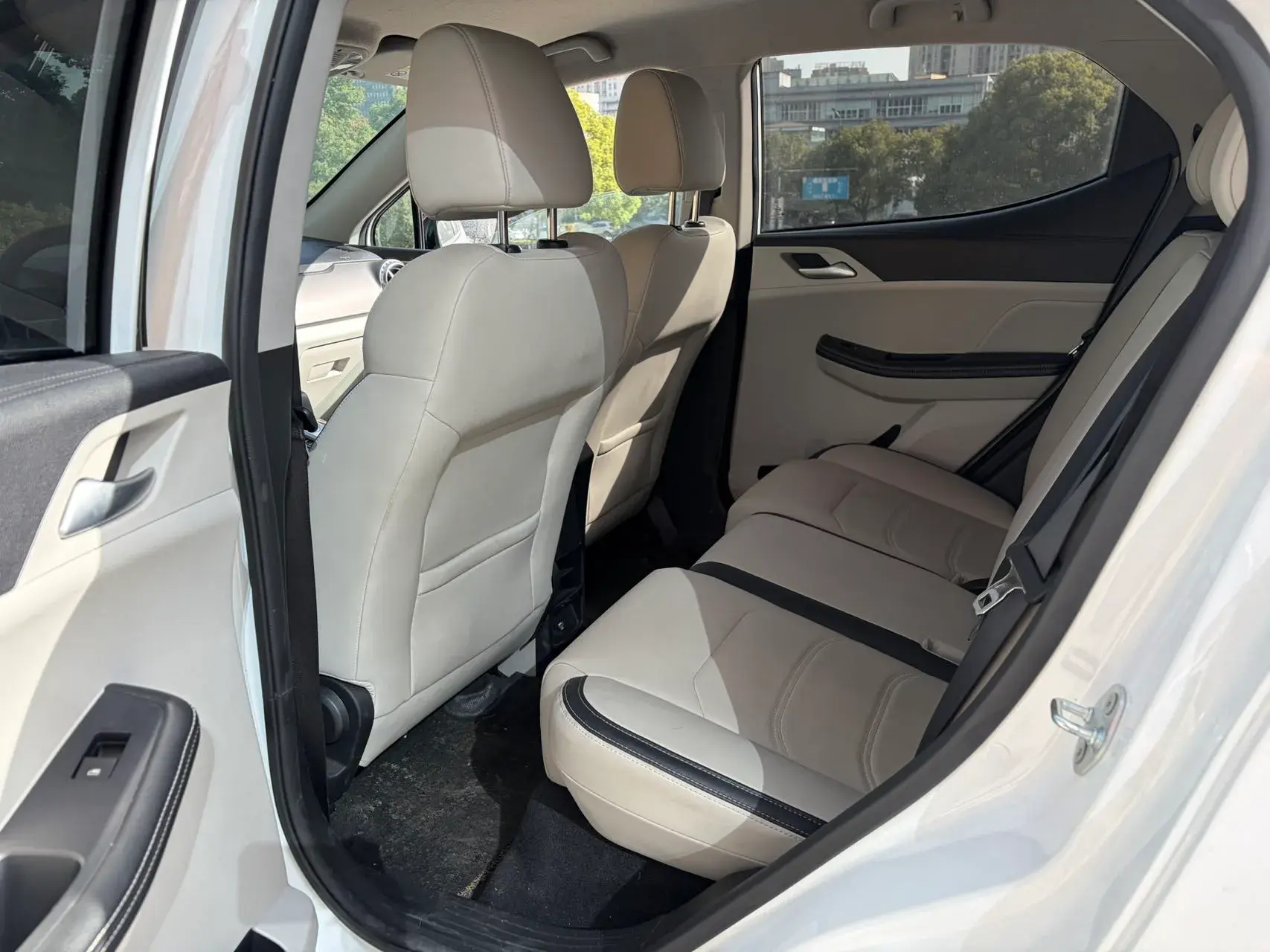 2021 BYD YUAN thumbnail 4