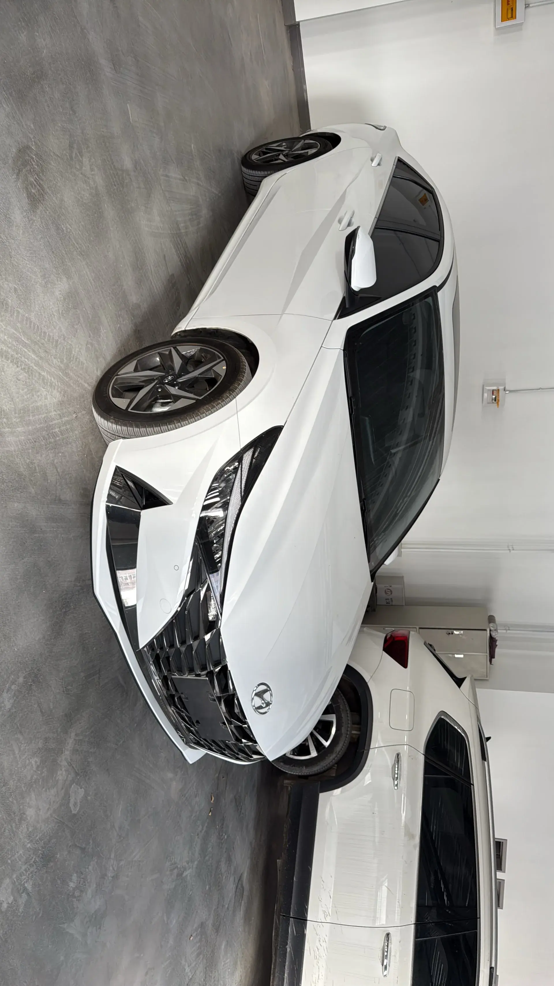 2022 HYUNDAI ELANTRA thumbnail 2