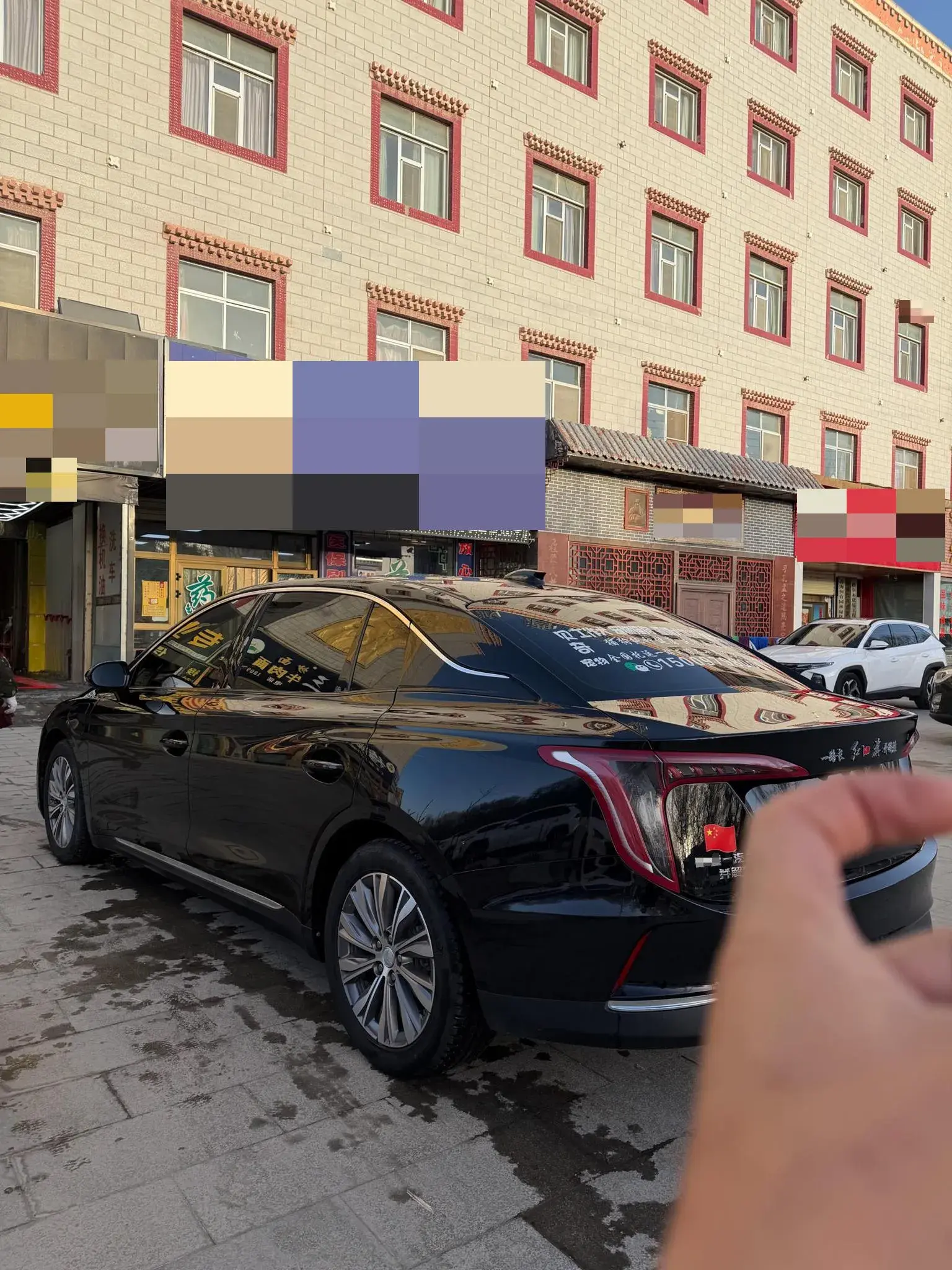 2022 HONGQI E-QM5 thumbnail 3