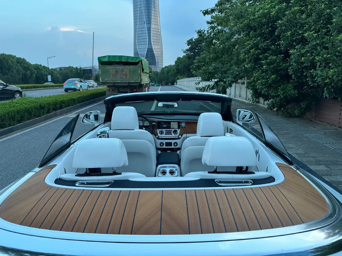 2018 Rolls-Royce Dawn 6.6T 571HP V12 8AT,autocango,china used car exporter,china ev exporter,chinese used car exporter,chinese used ev exporter