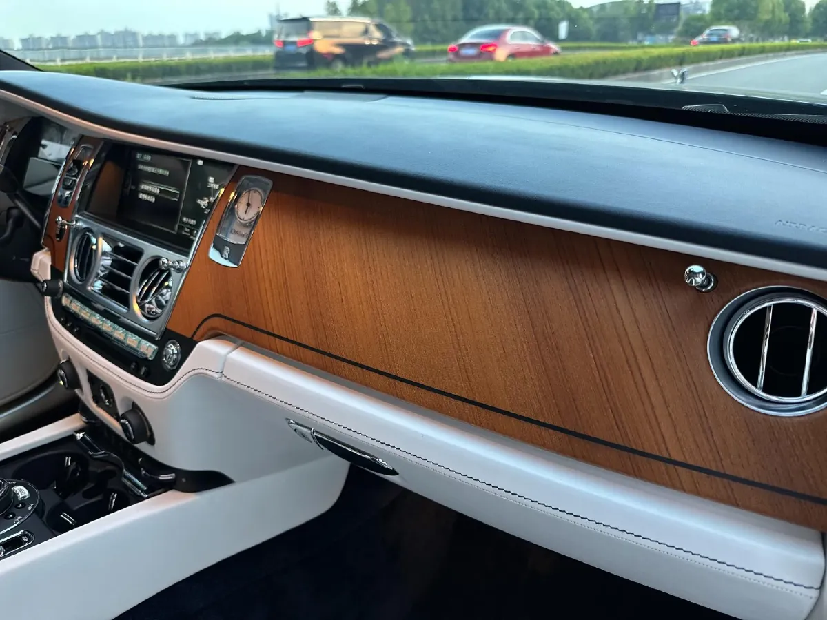 2018 Rolls-Royce Dawn 6.6T 571HP V12 8AT,autocango,china used car exporter,china ev exporter,chinese used car exporter,chinese used ev exporter