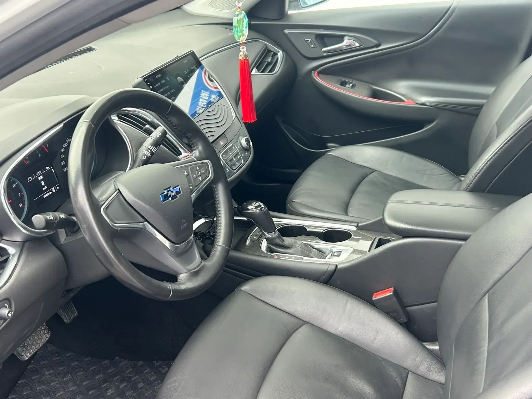 2018 CHEVROLET MALIBU thumbnail 2