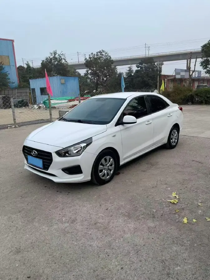 2017 Hyundai Reina 1.4L 95HP L4 5MT