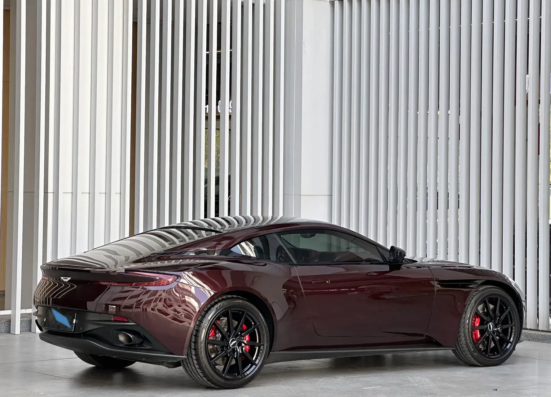 2020 ASTON MARTIN thumbnail 3