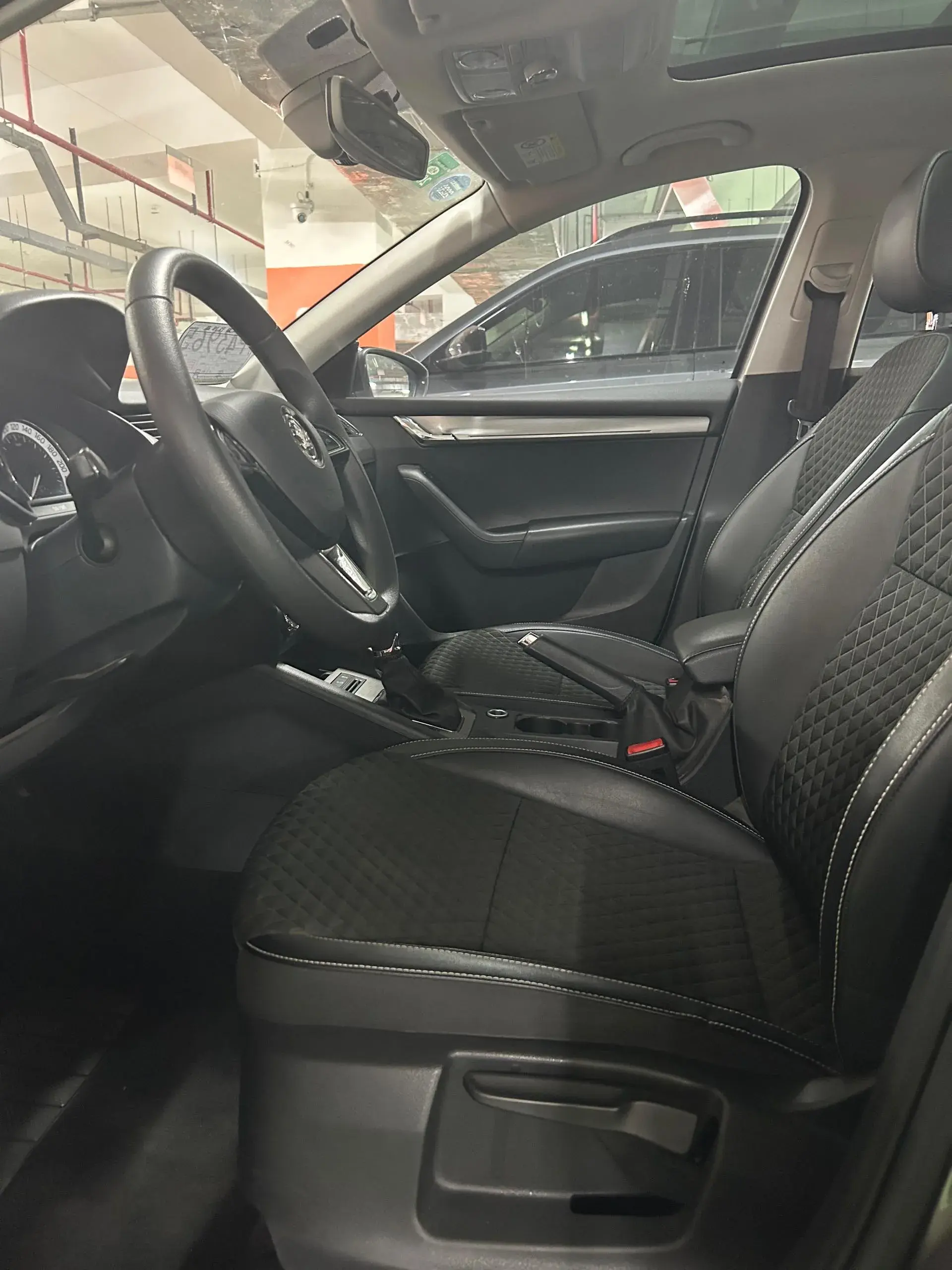 2019 SKODA OCTAVIA thumbnail 3