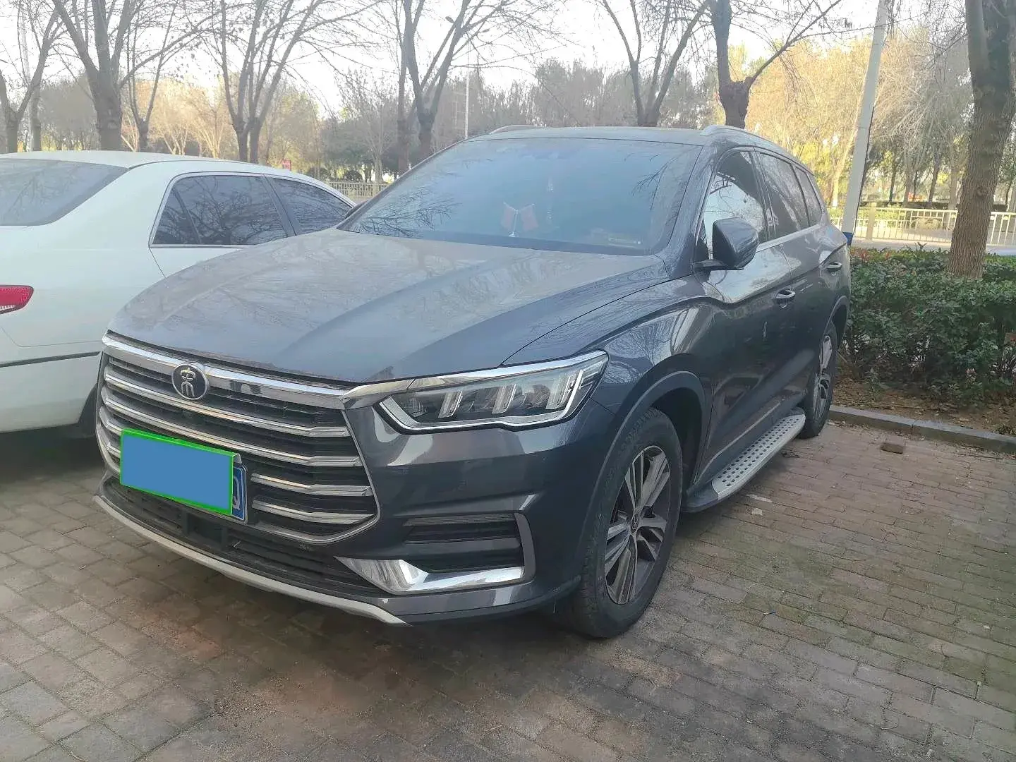 2019 BYD SONG view 1