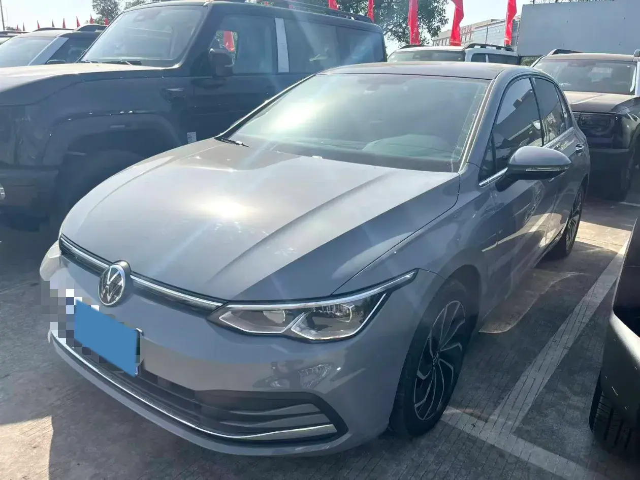 2021 VOLKSWAGEN GOLF view 1