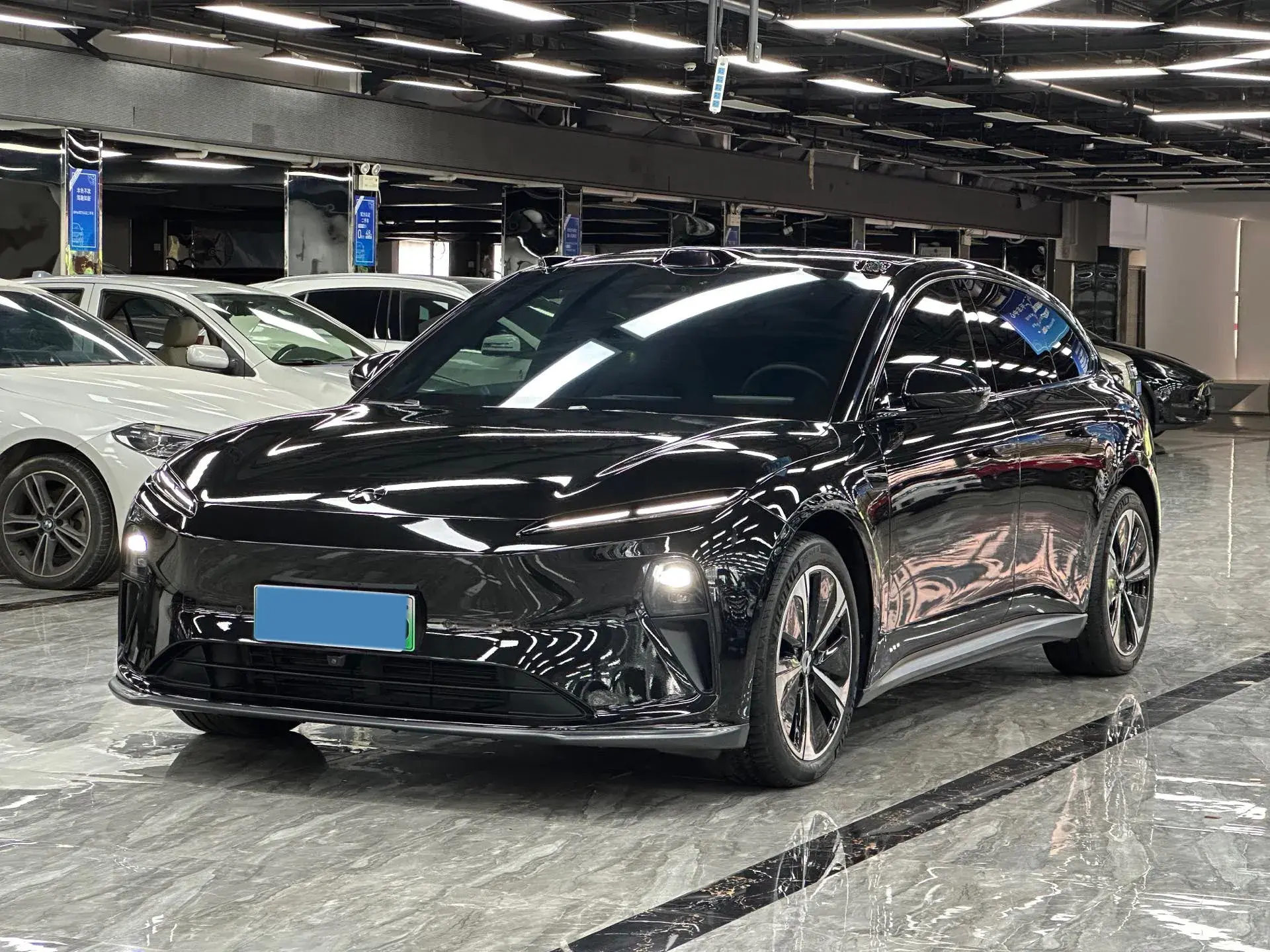 2023 NIO ET5T view 1