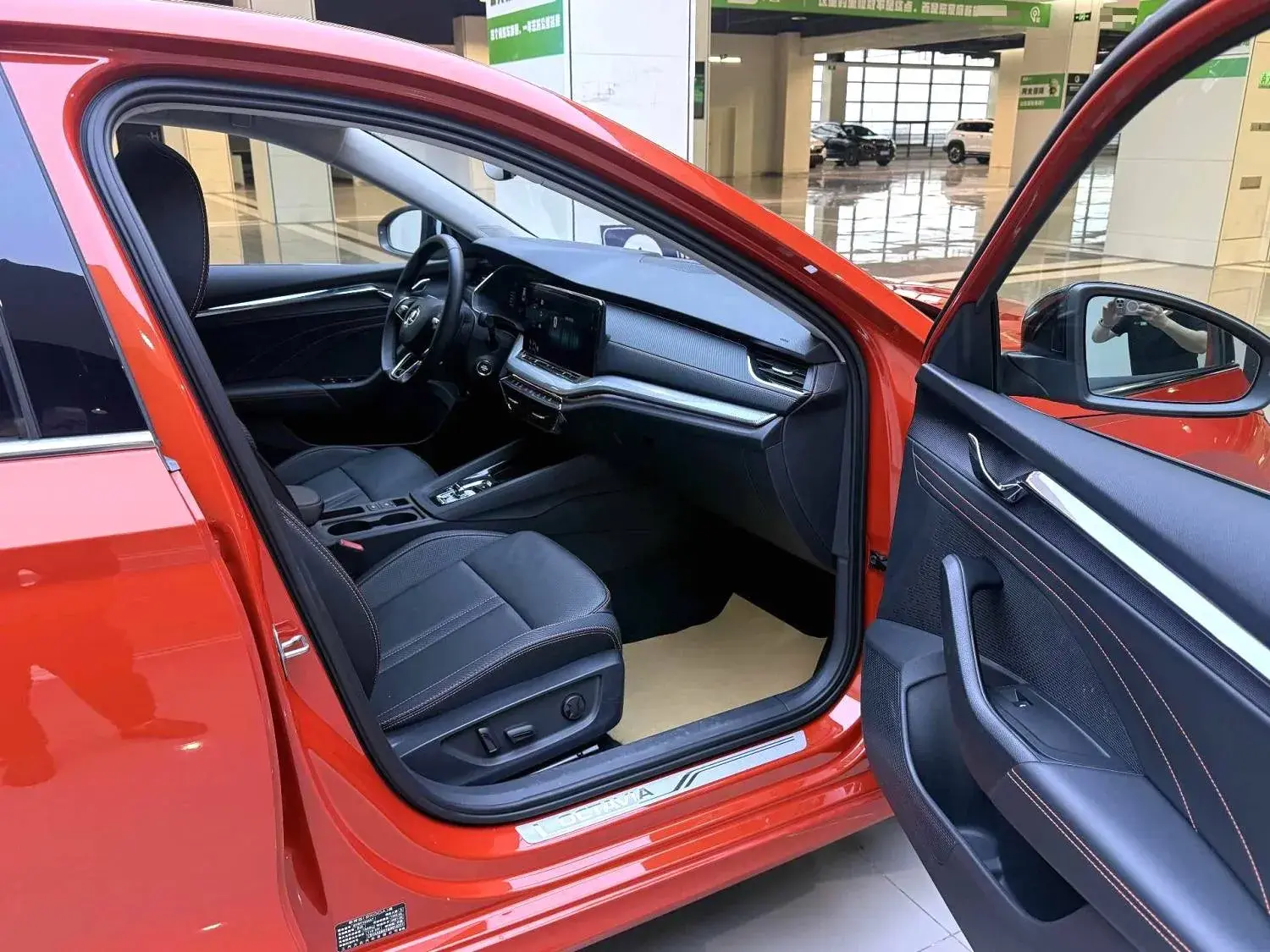 2021 SKODA OCTAVIA thumbnail 4