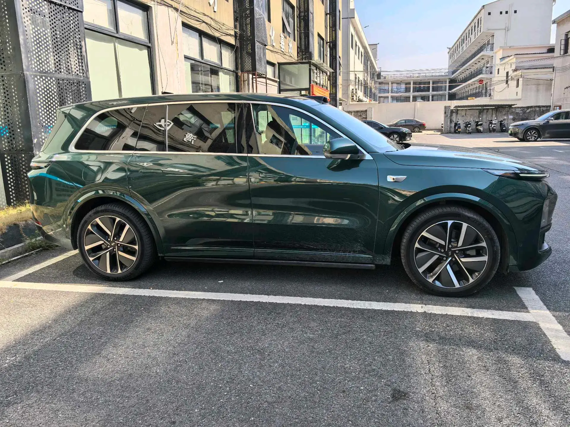 2022 LI L9 thumbnail 4