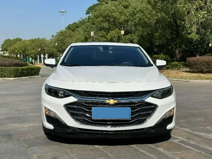 2019 CHEVROLET MALIBU thumbnail 3