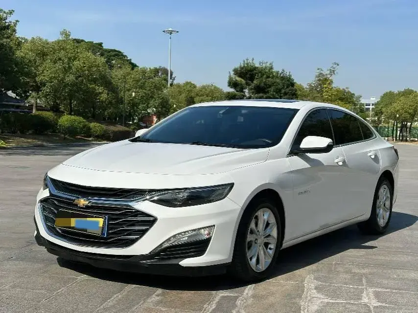 2019 CHEVROLET MALIBU view 1