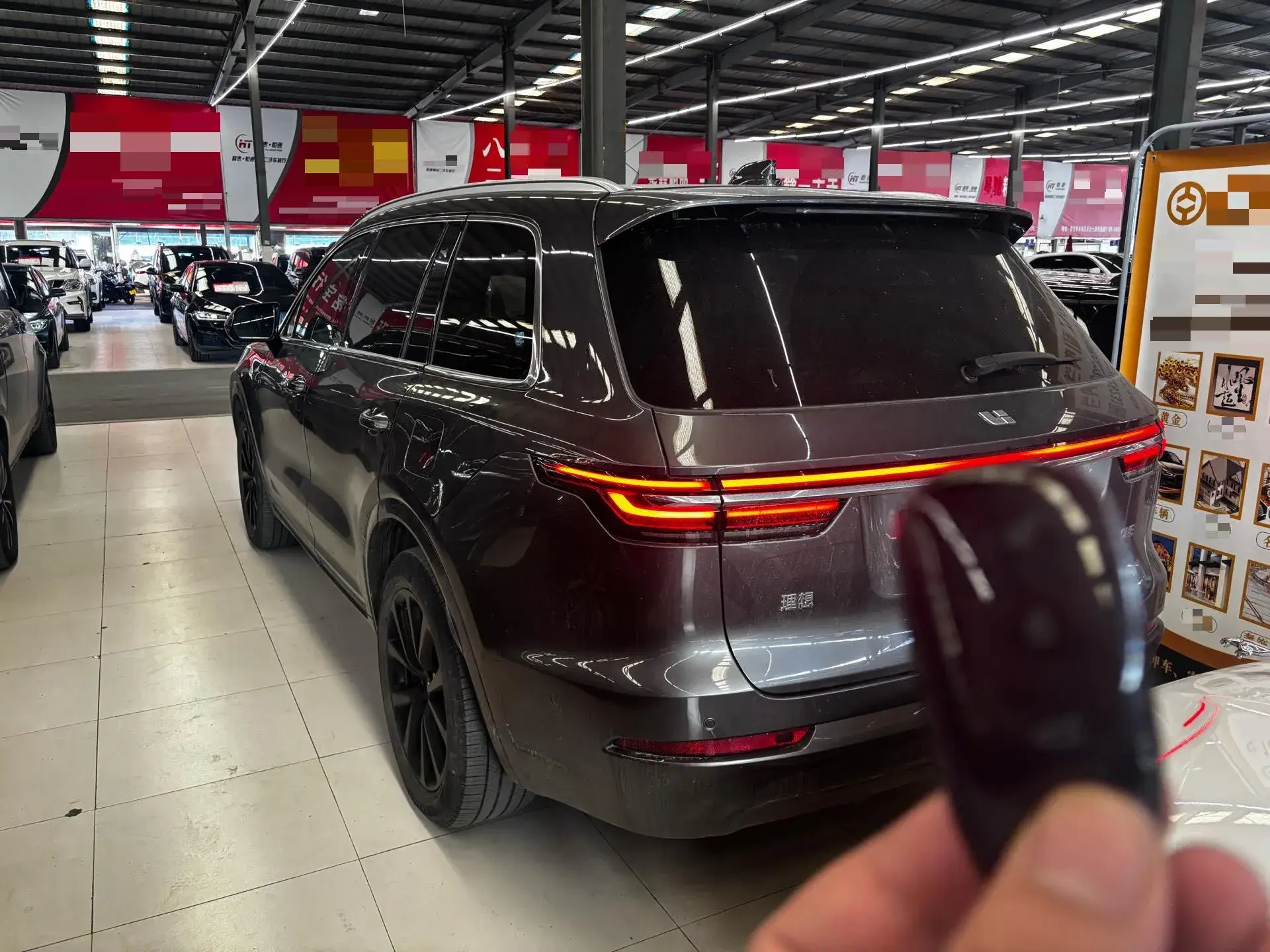 2021 LI ONE thumbnail 3